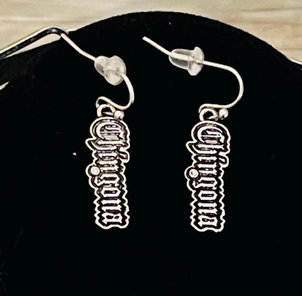 Chingona Necklace & Earrings Set