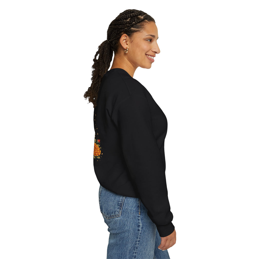 "Segura. Fuerte. Única." Rose Bouquet Sweatshirt