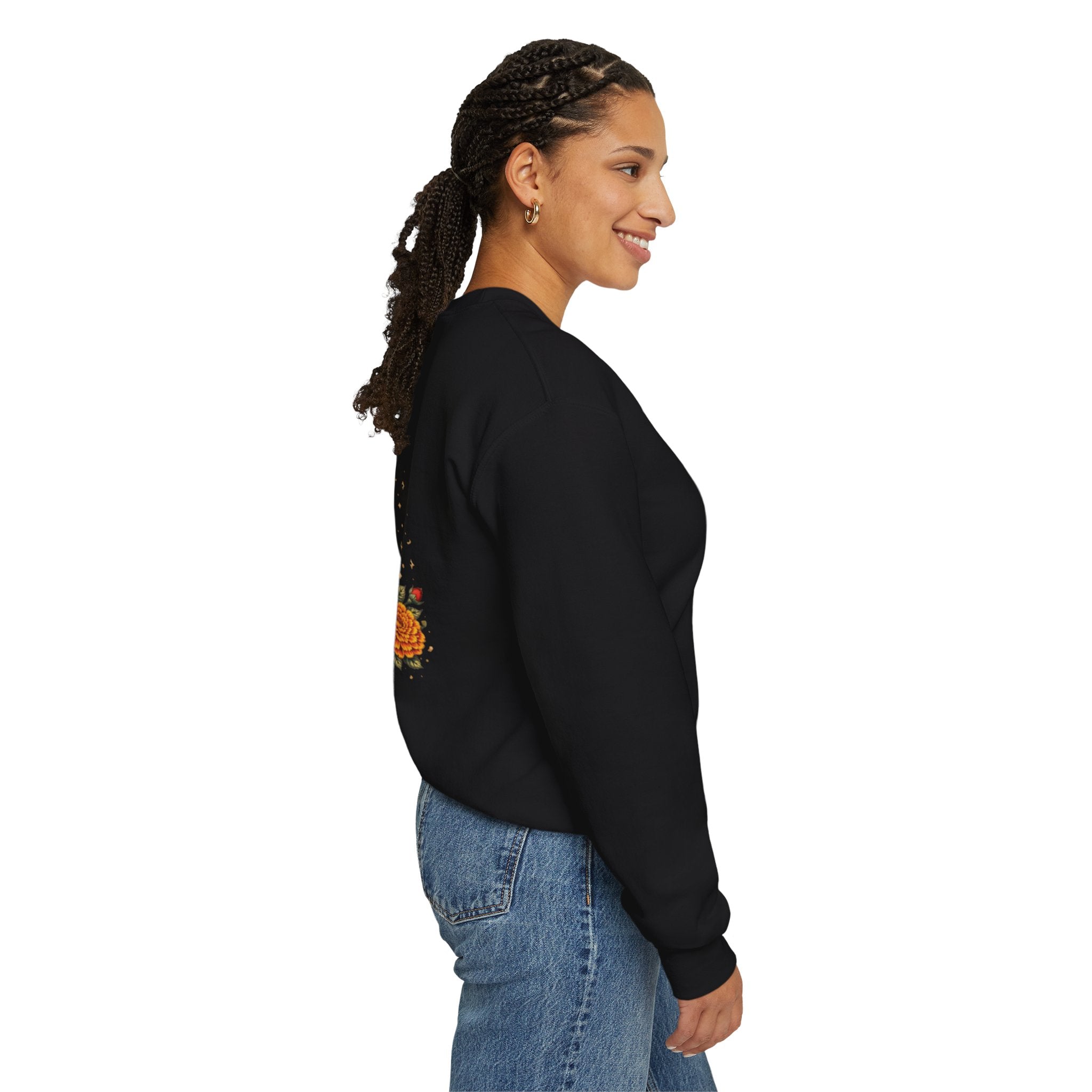 "Segura. Fuerte. Única." Rose Bouquet Sweatshirt