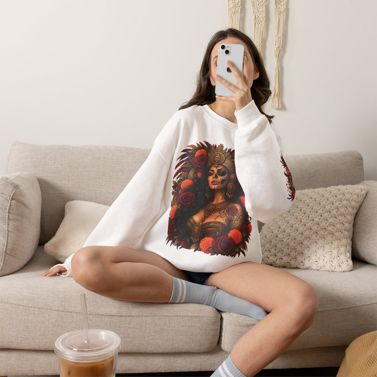 Reina Azteca: Entre Rosas y Cempasúchil | Unisex Heavy Blend™ Crewneck Sweatshirt