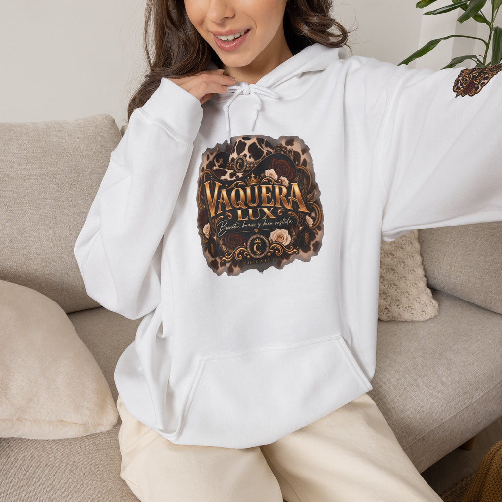 Vaquera Lux – Bonita, Brava y Bien Vestida | Heavy Blend™ Hooded Sweatshirt