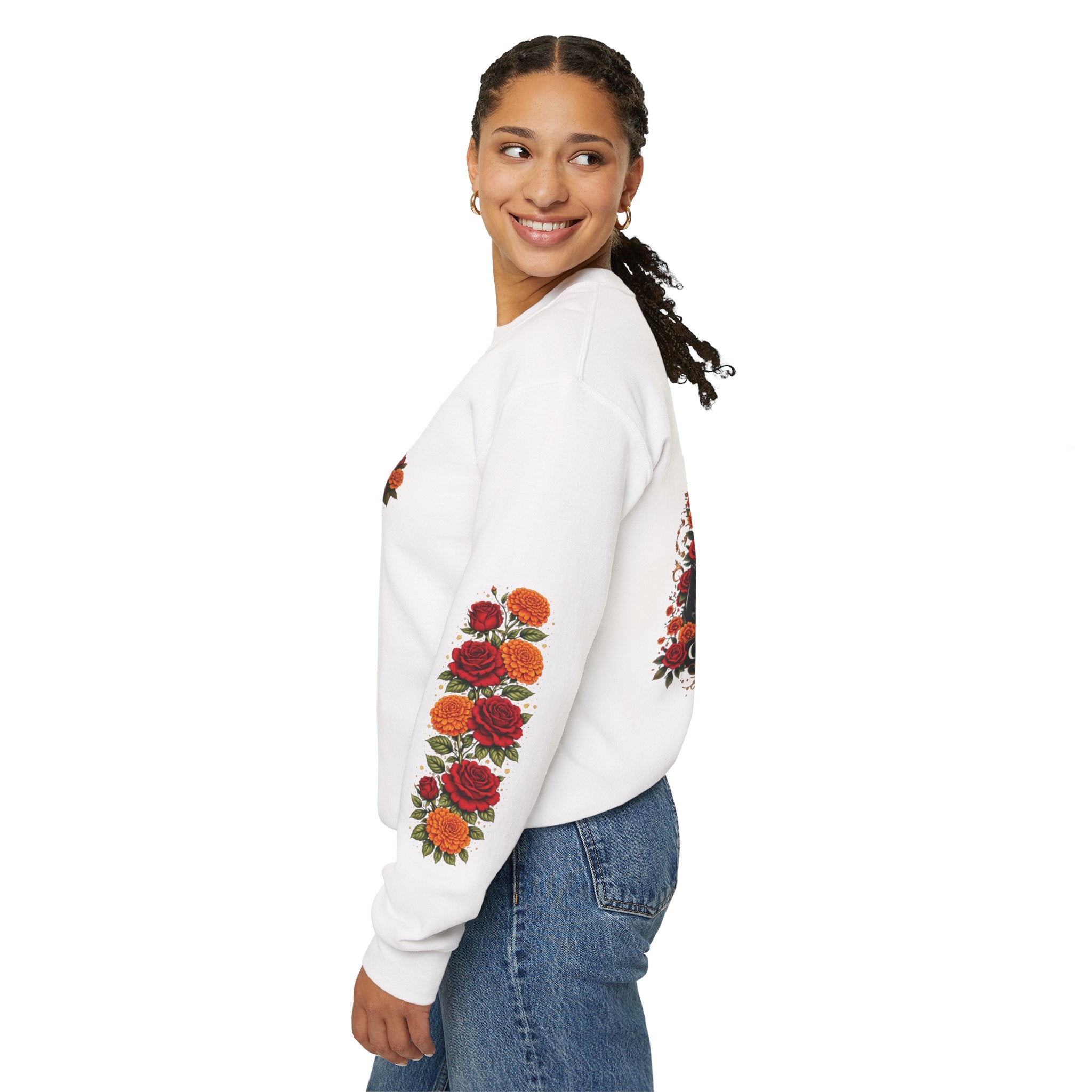 "Confidentemente única" Floral Sugar Skull Pullover Sweatshirt