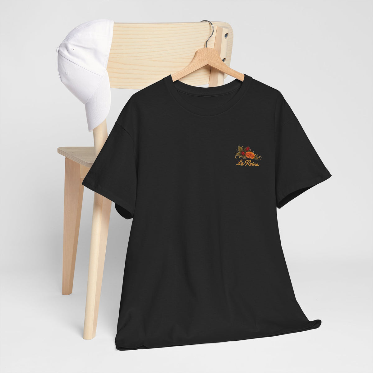 Con la Fuerza de una Reina T-Shirt