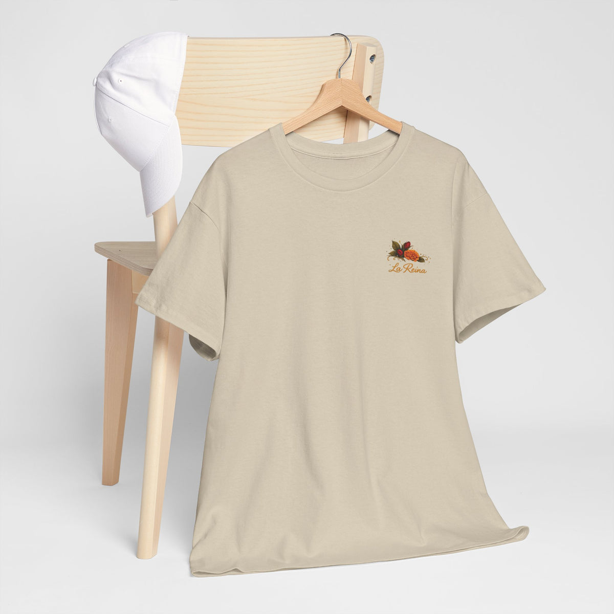 Con la Fuerza de una Reina T-Shirt