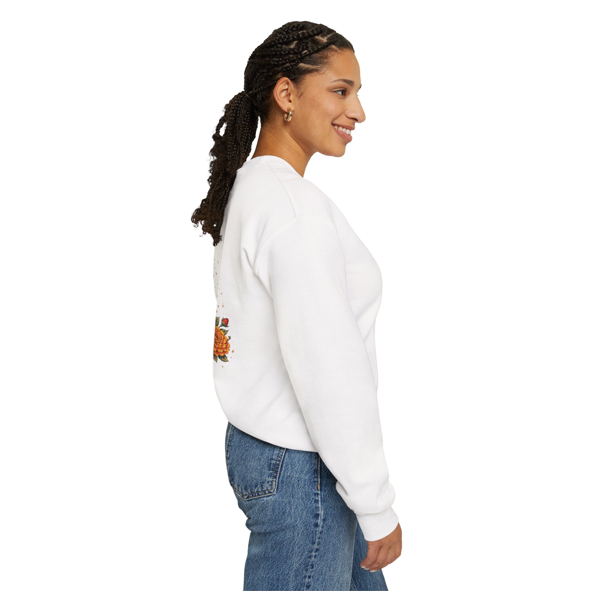 "Segura. Fuerte. Única." Rose Bouquet Sweatshirt