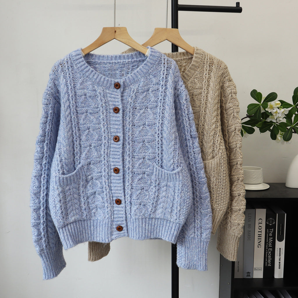 Relaxed Cable Knit Sweater