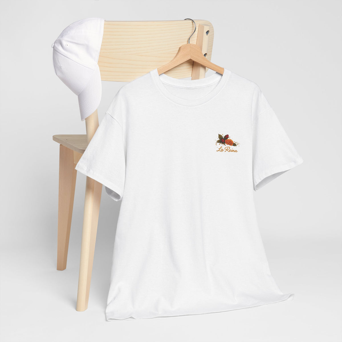 Con la Fuerza de una Reina T-Shirt