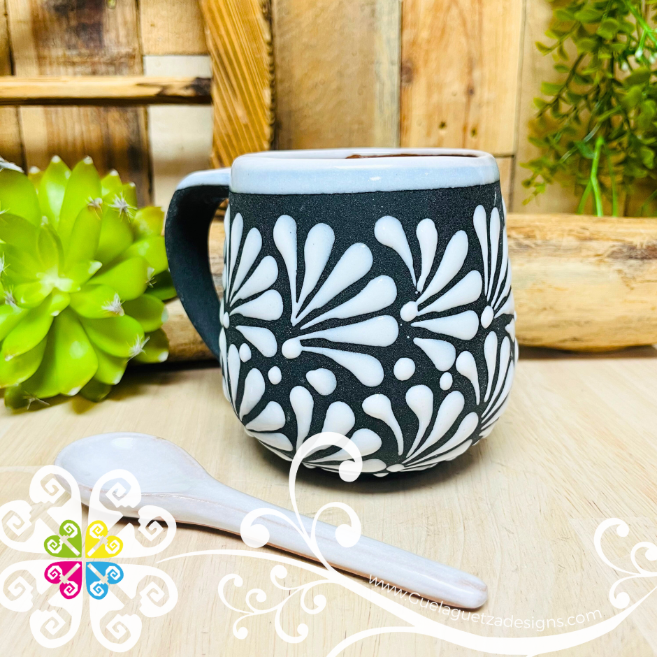 Black with White Clay Mug with Spoon - Taza Espiga con Cuchara