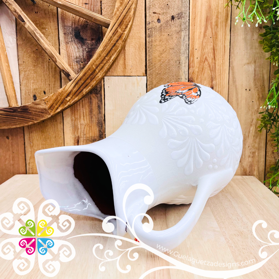 Mariposa White Espiga Large Pato Clay Pitcher - Jarro de Barro