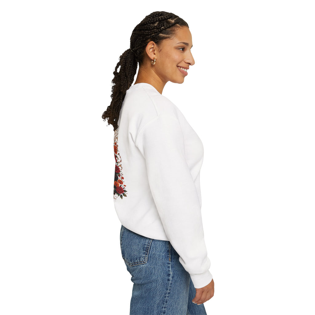 "Confidentemente única" Floral Sugar Skull Pullover Sweatshirt