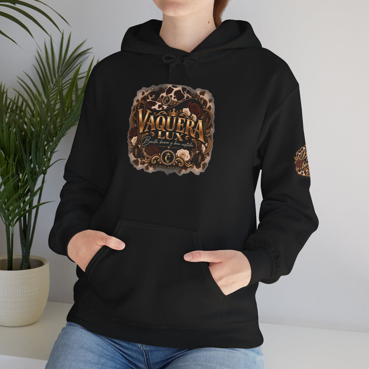 Vaquera Lux – Bonita, Brava y Bien Vestida | Heavy Blend™ Hooded Sweatshirt