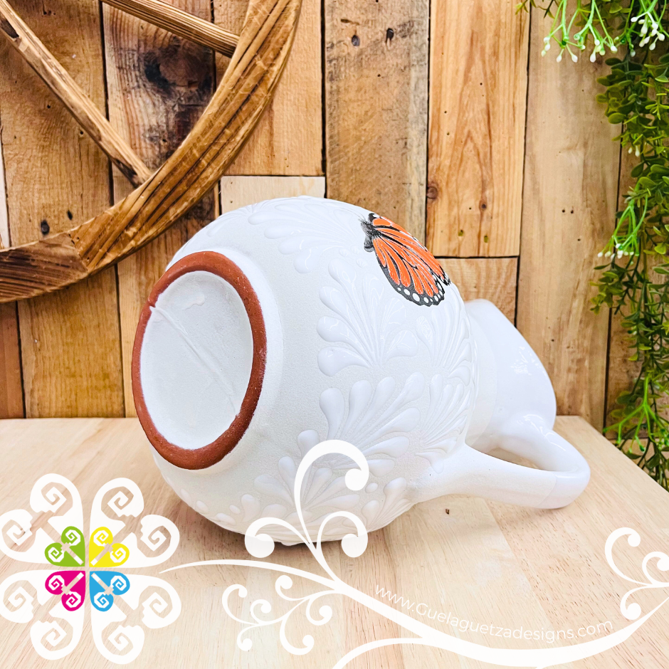 Mariposa White Espiga Large Pato Clay Pitcher - Jarro de Barro