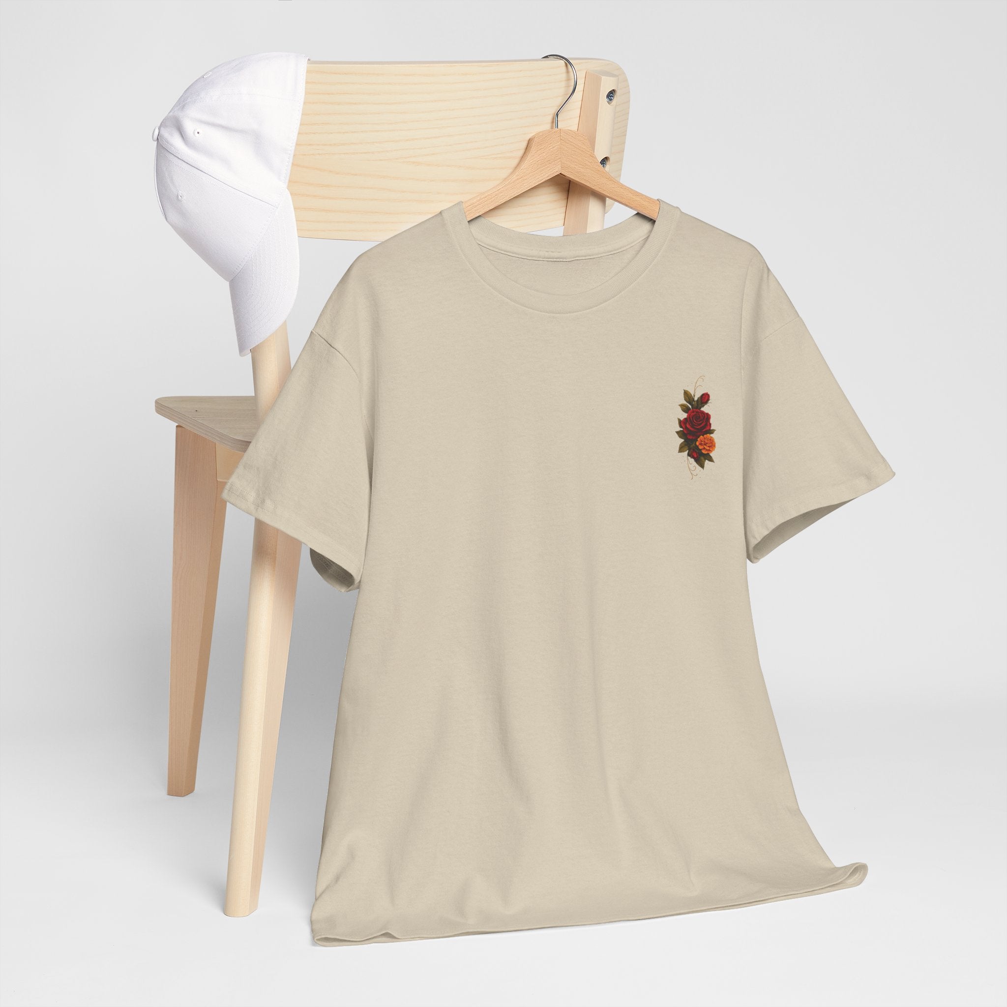 "Confidentemente Única" Floral Graphic T‑Shirt