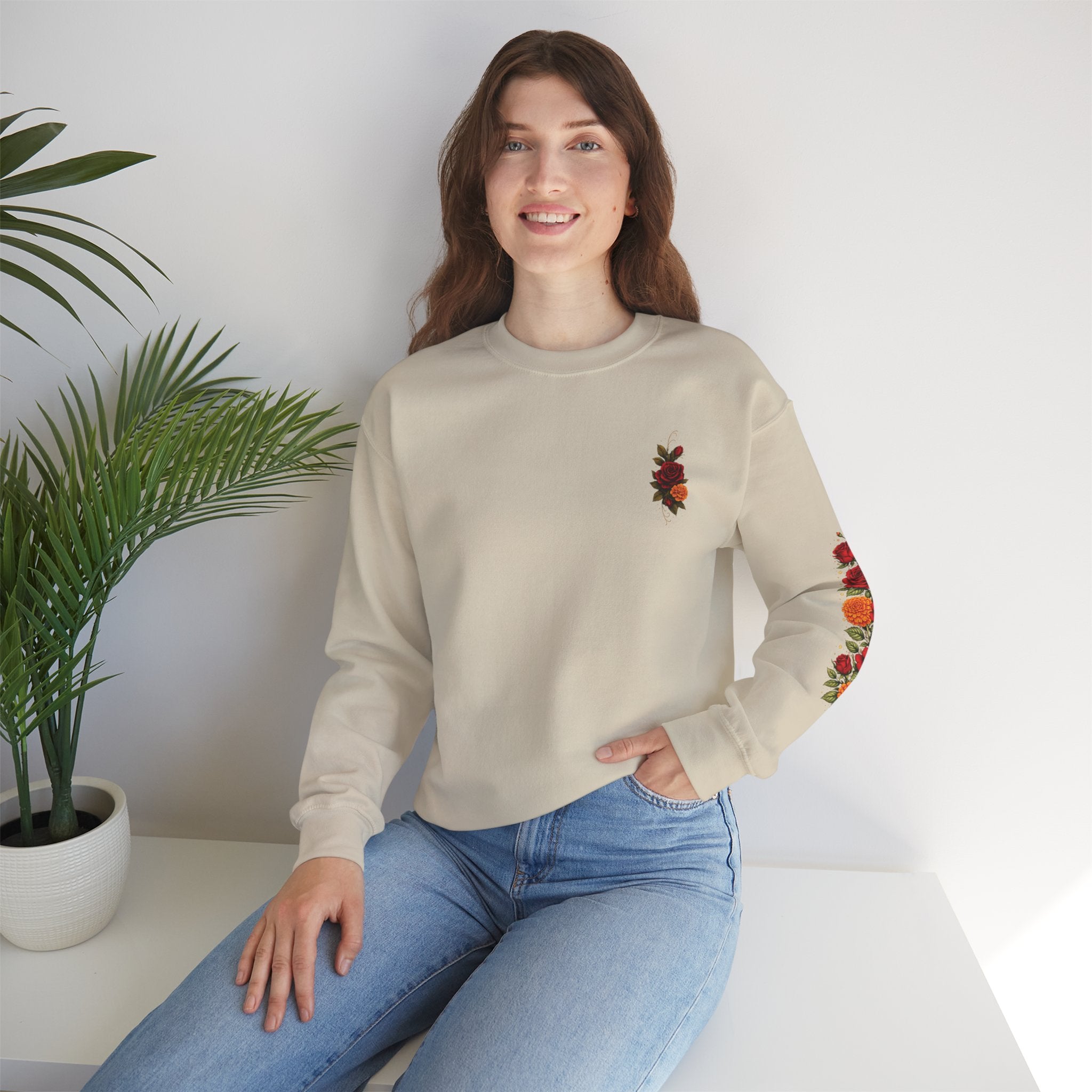 "Confidentemente única" Floral Sugar Skull Pullover Sweatshirt