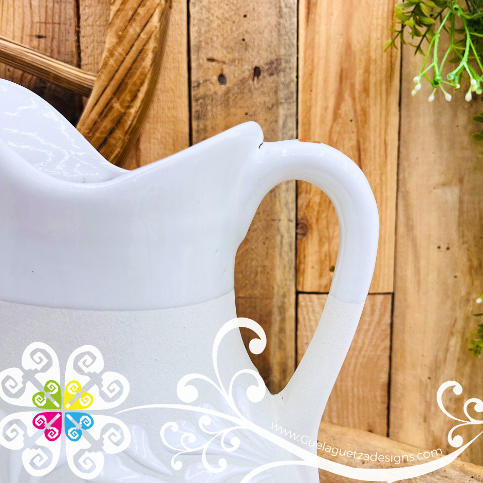 Mariposa White Espiga Large Pato Clay Pitcher - Jarro de Barro