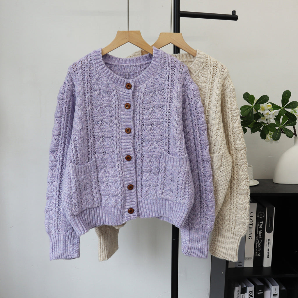 Relaxed Cable Knit Sweater