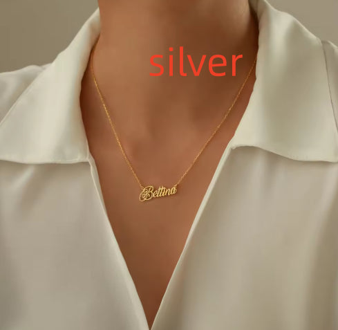 Queen necklace