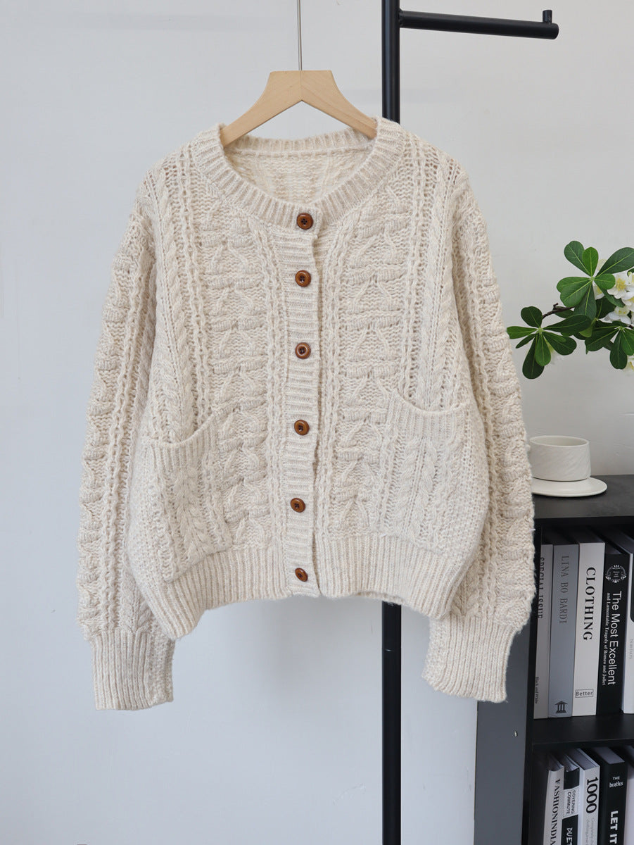 Relaxed Cable Knit Sweater