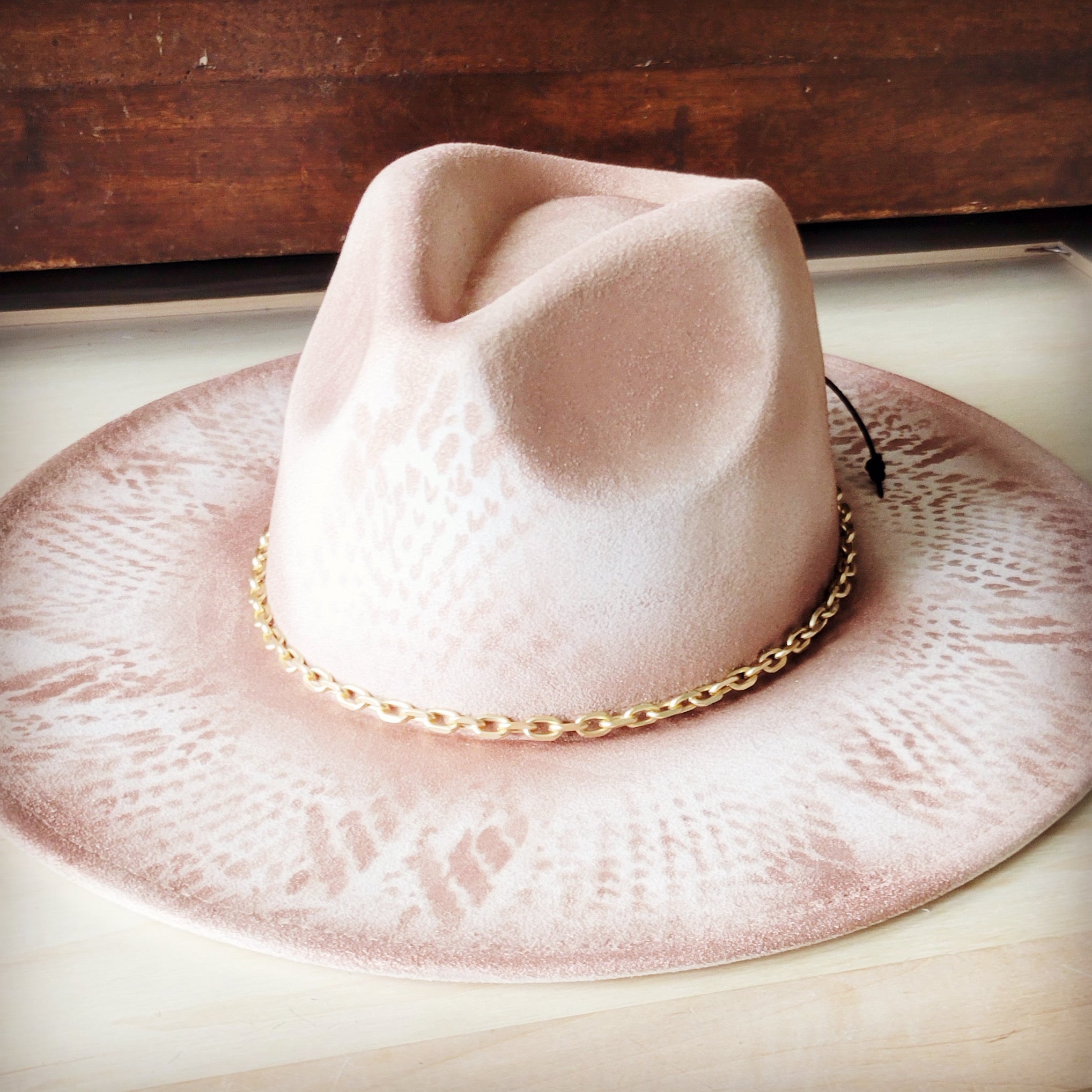 **Matte Gold Chain Hat Band w/ Leather Tie 987i