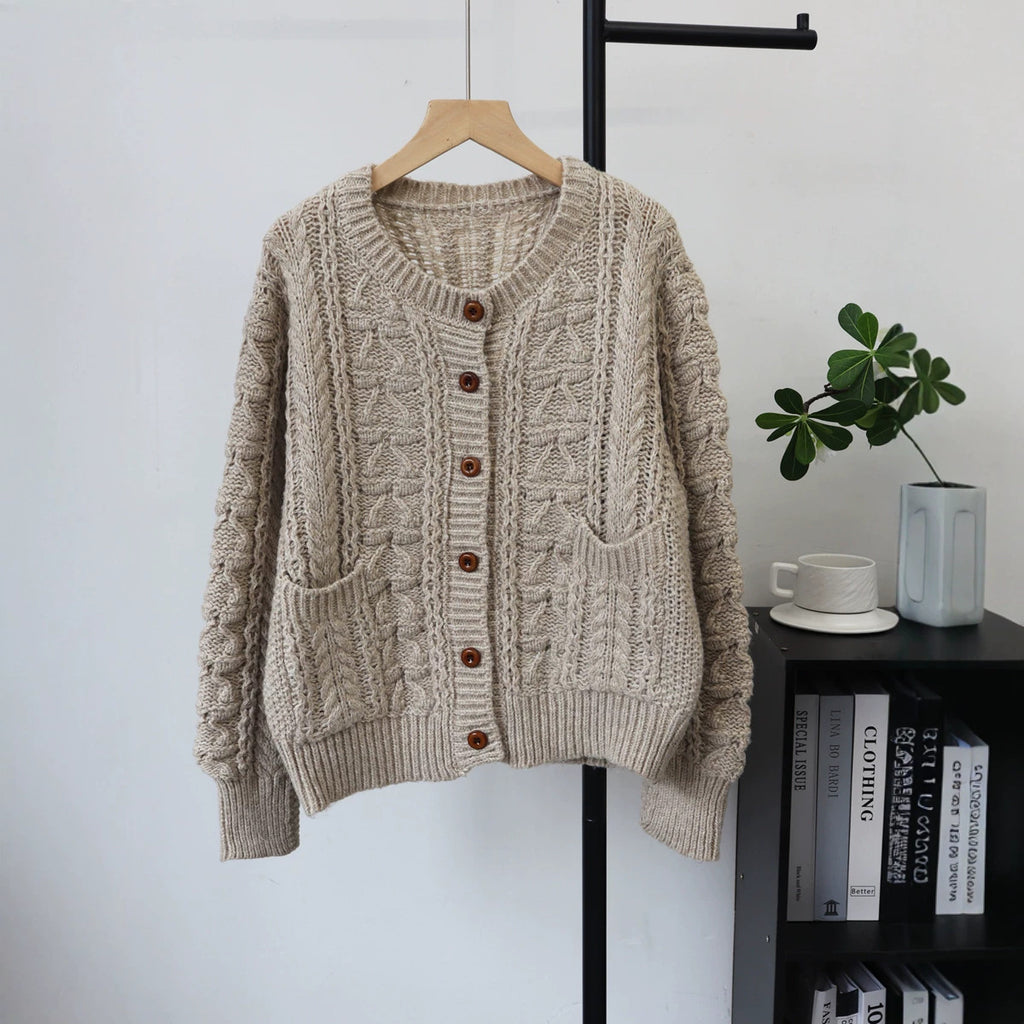 Relaxed Cable Knit Sweater
