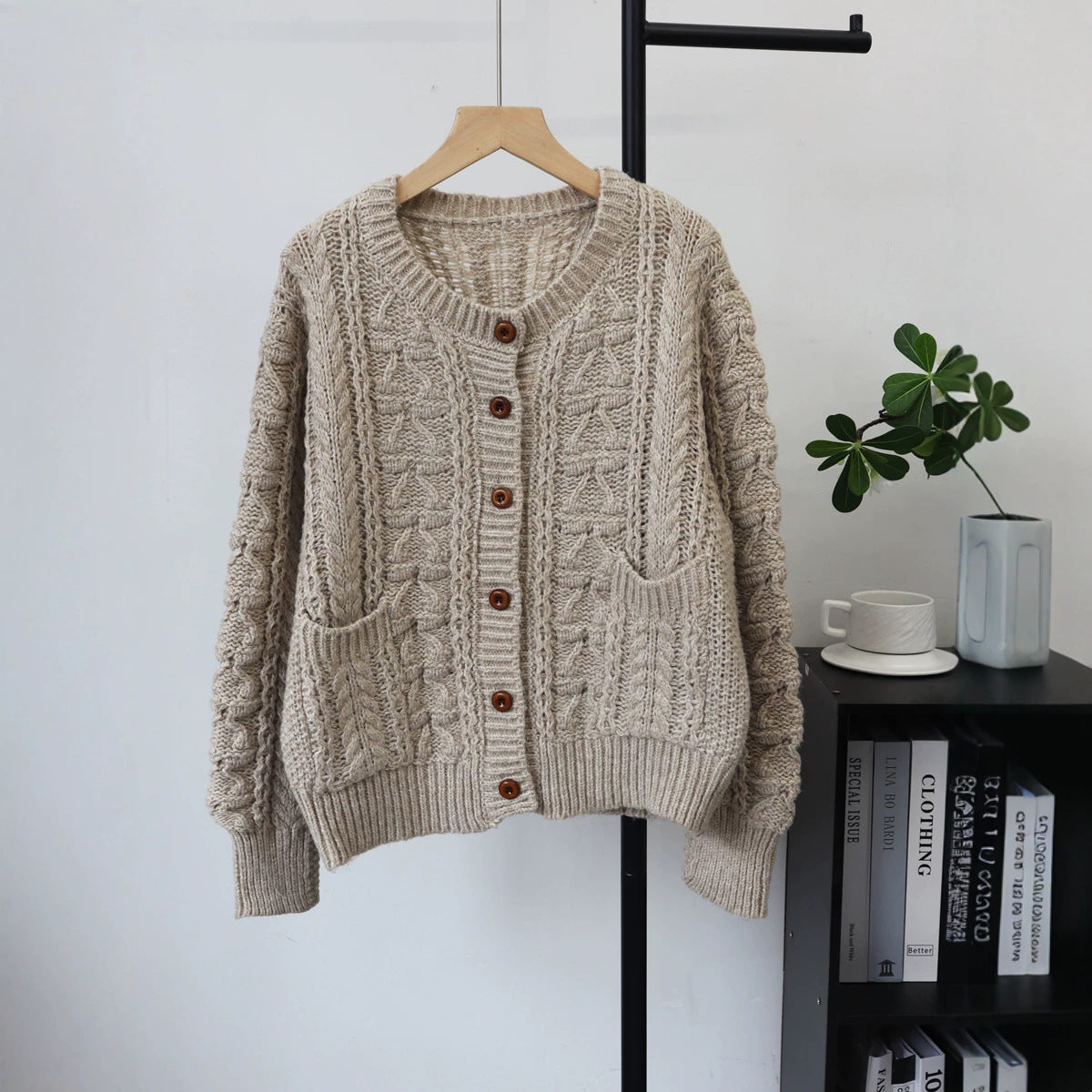 Relaxed Cable Knit Sweater