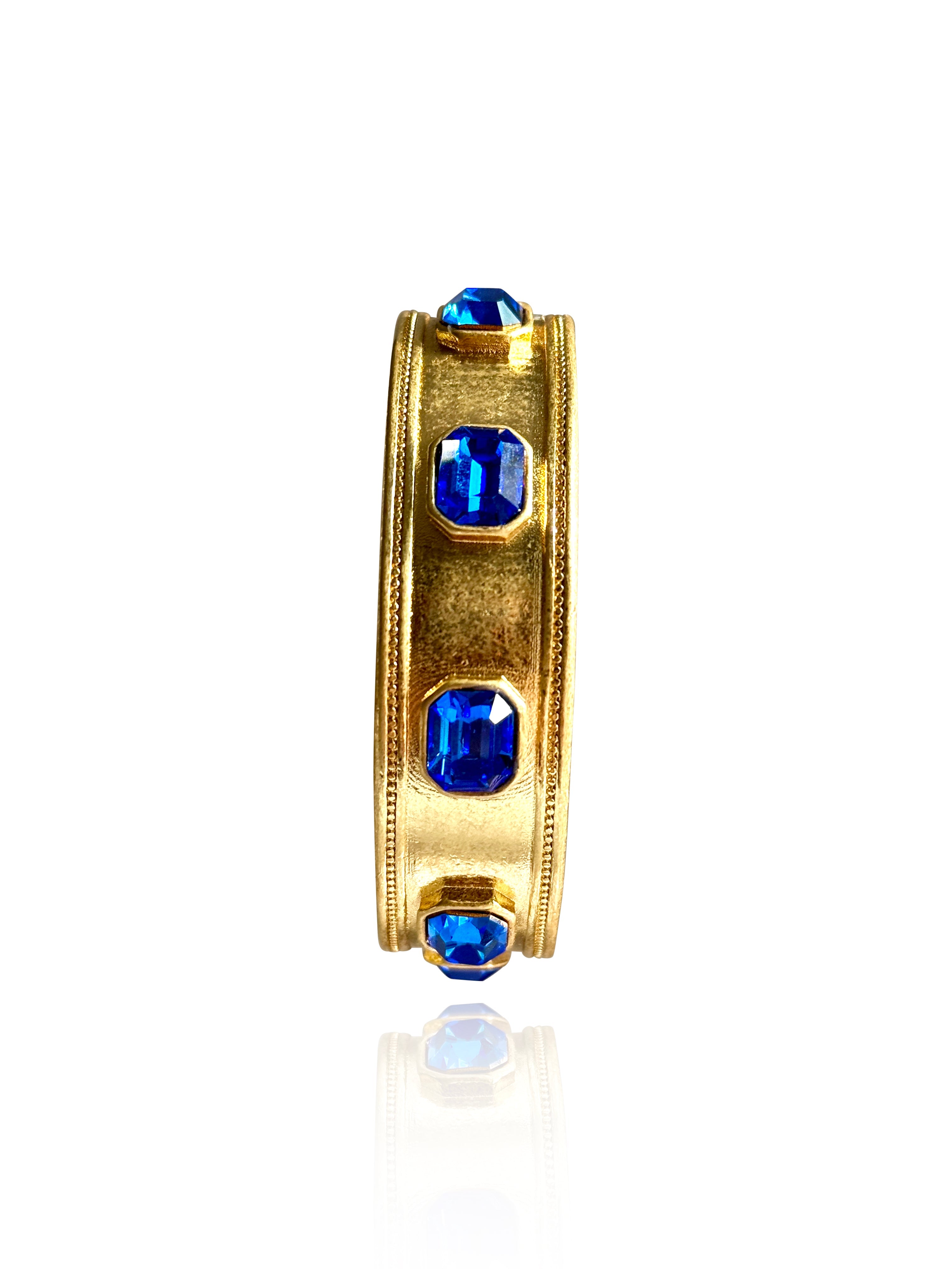 Eliza Bangle