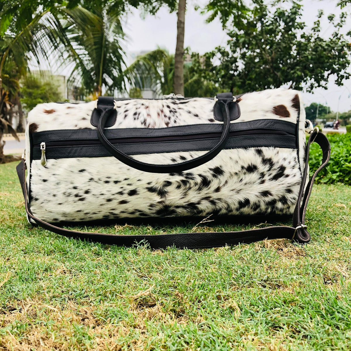 Handcrafted Medium Cowhide Duffel Bag, Ideal for Business Trips or Vacations, Unique Birthday Gift