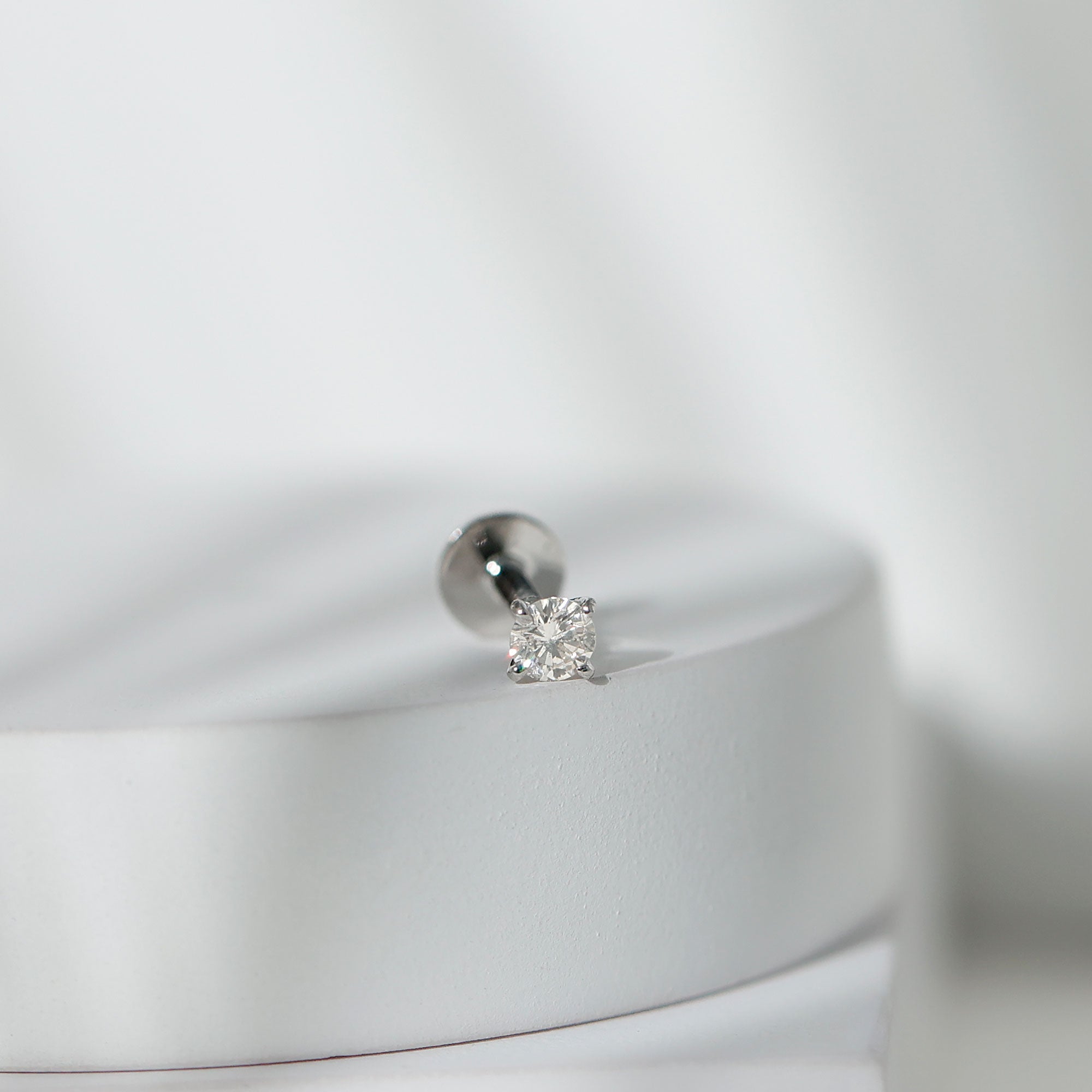 Minimalist Peg Head Set Diamond Nose Pin Stud