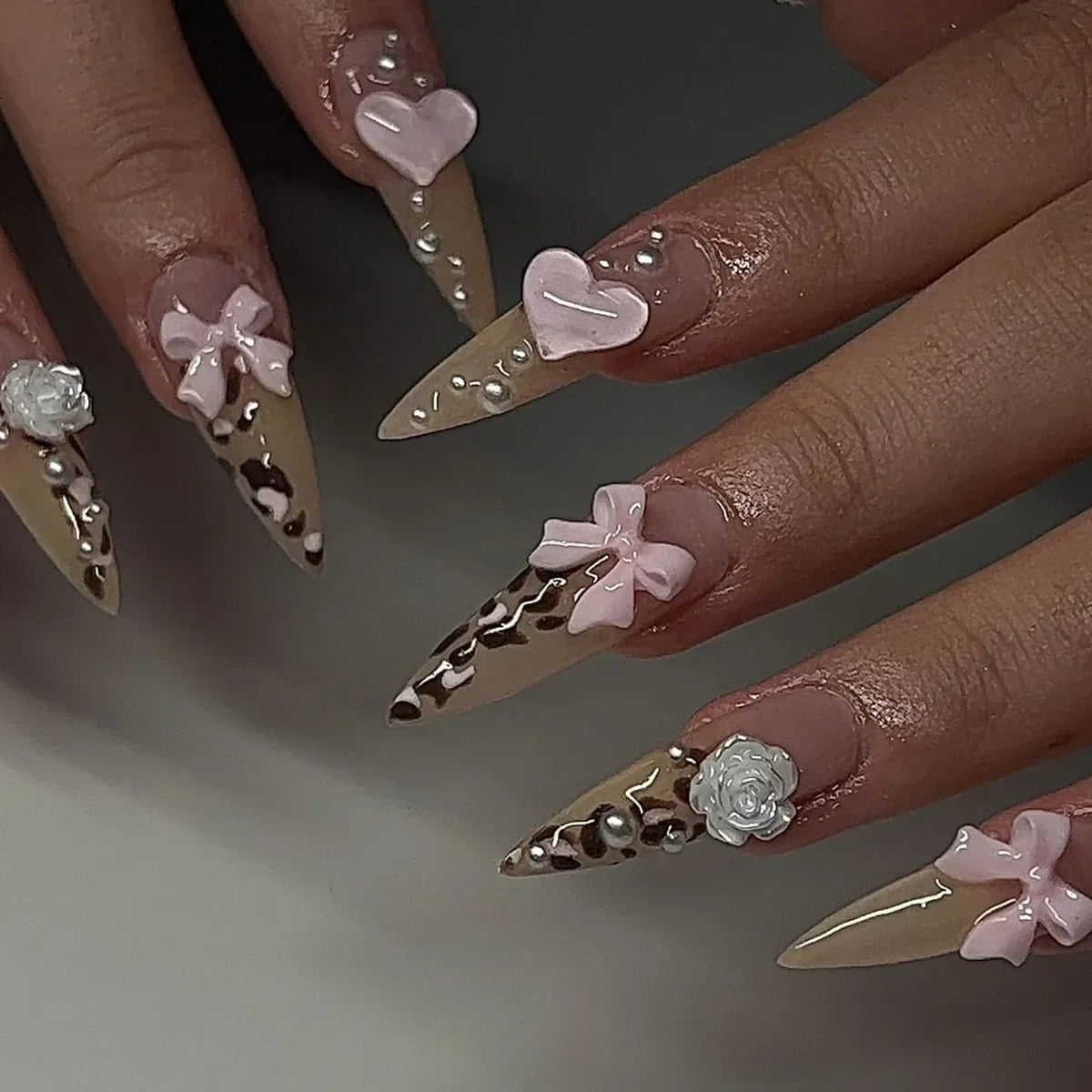 3D Bowknot Pearl Wearable Nail Art Fashion Leopard French Nude Almond Fake Nails Detachable Finished False Nails Press on Nails