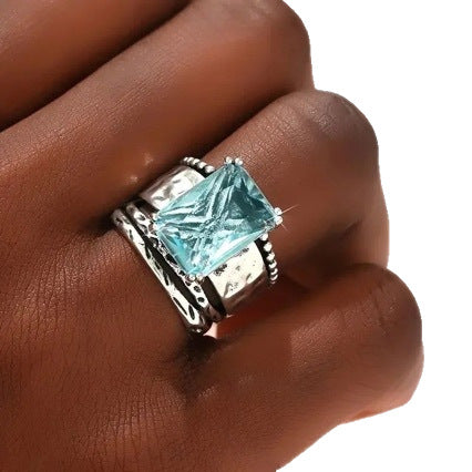 Luxe Retro Exaggerated Wide-Brimmed Aquamarine Zircon Ring