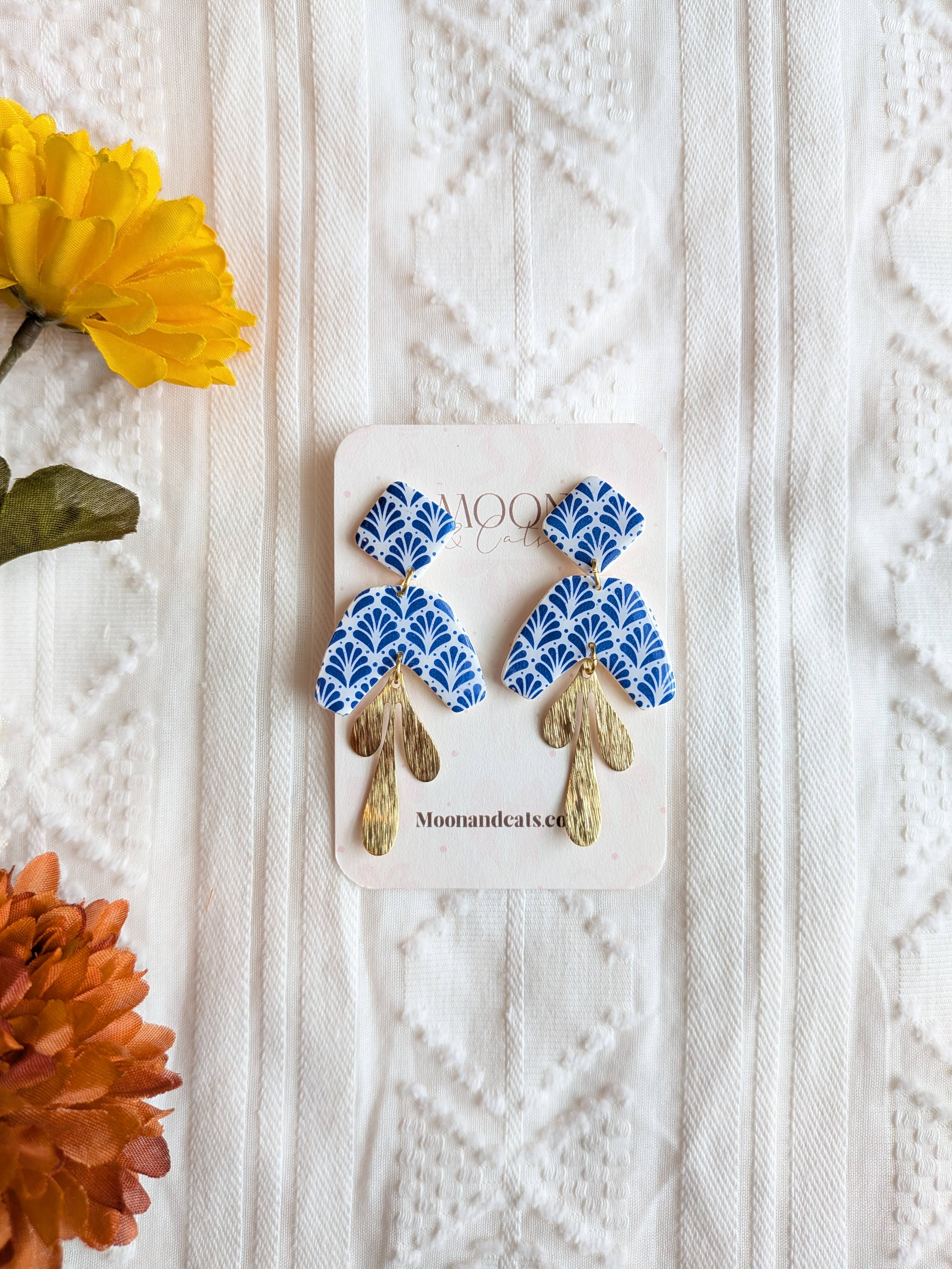 Azul de Reina Earrings 👑💙
