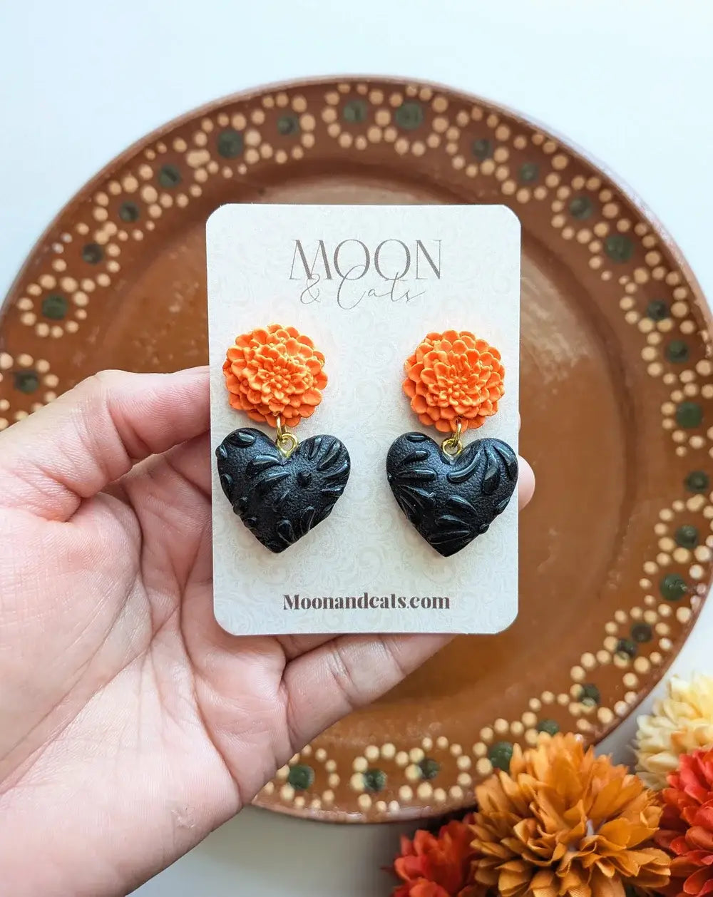 Corazón de Cempasúchil Earrings 🖤🧡