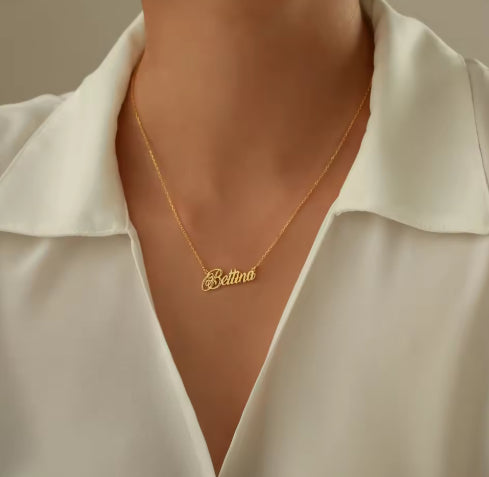 Queen necklace