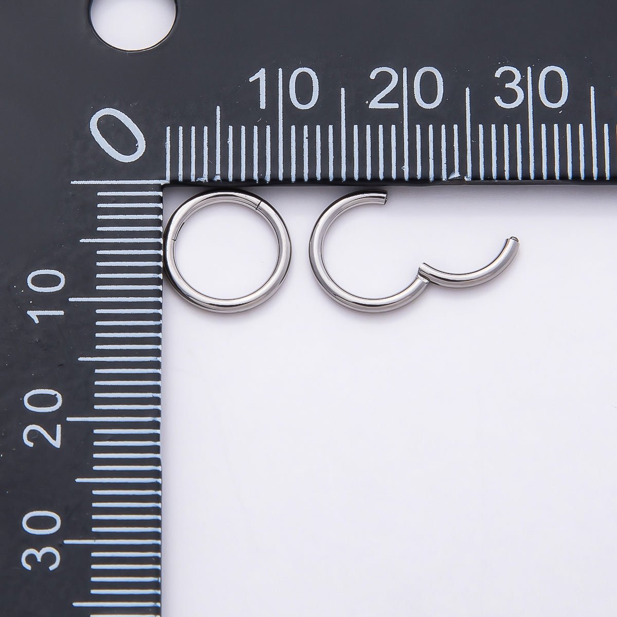Titanium 10mm Minimalist Single Septum Cartilage Piercing Clicker Earrings | BJ-00030
